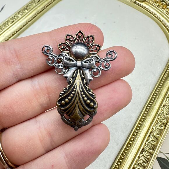 Kats Creations Vintage Angel Brooch Pin Filigree Metal Work - Picture 1 of 3